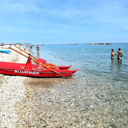 Villa Liberty B&B Fano Bagian luar foto